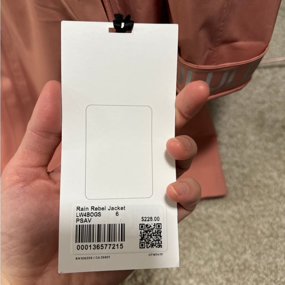 [new w/tag] lululemon rain rebel jacket in pink